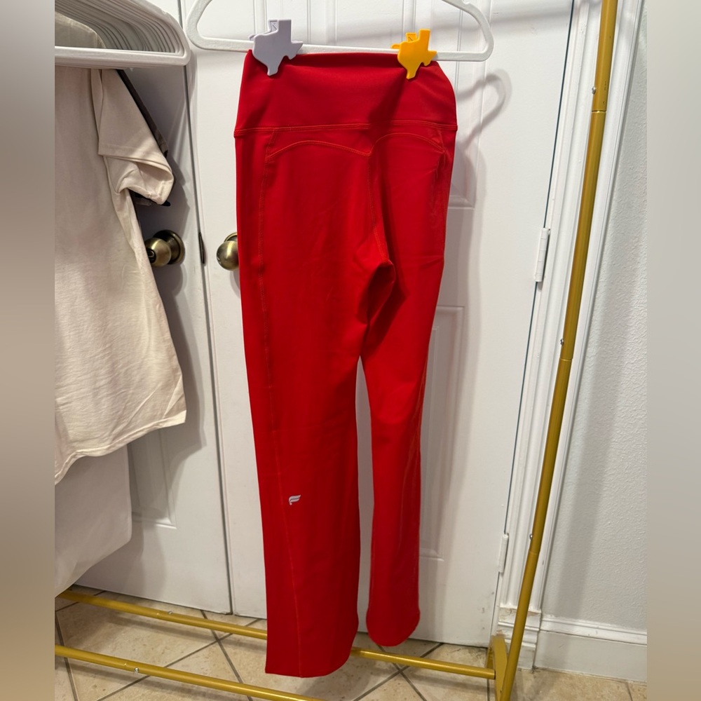 Fabletics Bold Red Leggings - Picture 3 of 3